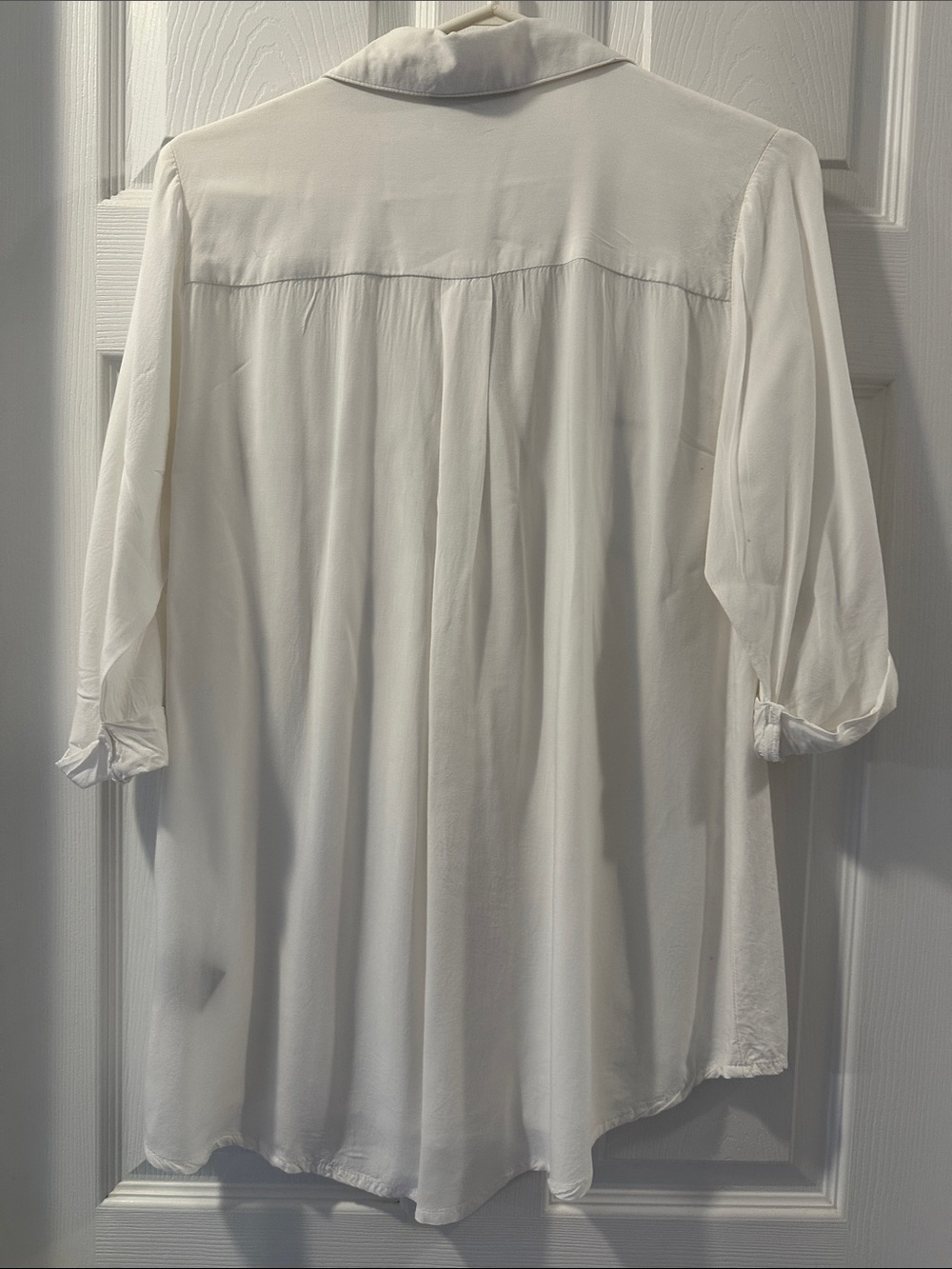 LILY MORGAN Silky Soft White Rayon Button-Up Blouse with Front Zip Pockets Sz L - Picture 3 of 10